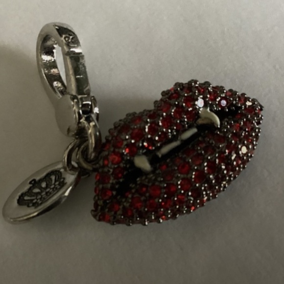 Juicy Couture HALLOWEEN Vampire Lips Charm 2011 LIMITED EDITION - Picture 6 of 9